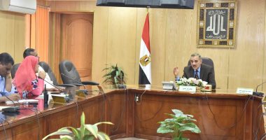 محافظ أسيوط: خطة عاجلة لتطوير المناطق غير الآمنة بالتعاون مع صندوق العشوائيات
