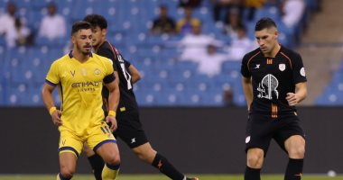 النصر يتأخر بهدف أمام الحزم فى الشوط الأول بالدوري السعودي.. فيديو