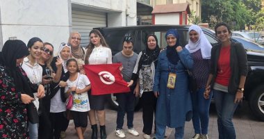 استمرار التصويت فى سفارة تونس بالقاهرة.. وناخب: نفسنا فى رئيس زى السيسى