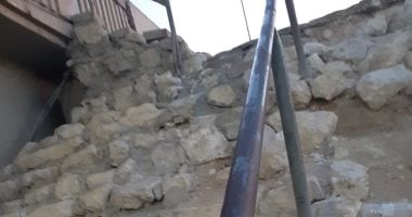 شكوى من تهالك سلم نزلة تقطاع الصحراوى مع محور 6 أكتوبر.. ومطالب بإصلاحه