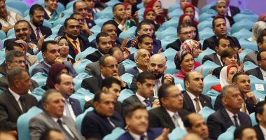 إعادة صياغة الشخصية المصرية.. التلاعب فى معايير القيم أبعد الكثيرين عن جوهر الوسطية.. واستهداف الدين والمؤسسات صنع آليات "خفية" لتغييب المجتمع..ومحاولات صناعة تاريخ موازى لأيقونات فارغة لاستخدامهم فى هدم الدولة