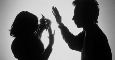 اتحكم عليه بالسجن 7 سنين.. سيدة تبلغ عن زوجها بعد تعرضها للضرب المبرح.. صور