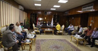محافظ قنا يستقبل وفد وزارة الإسكان والمرافق والمجتمعات العمرانية