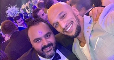 كرم جابر ينشر صورة مع شيكو من حفل زفاف أحمد فهمى وهنا الزاهد