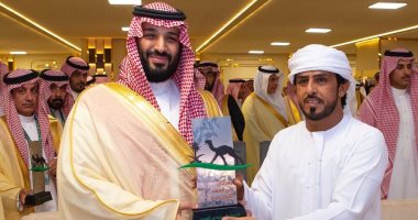 صور.. ولى العهد السعودى يكرم الفائزين فى ختام سباق الهجن بالطائف