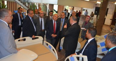 رئيس جامعة أسيوط:مساهمة الشركات الوطنية فى صناعة المستلزمات الطبية ضرورة