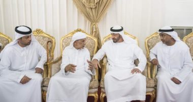  محمد بن زايد يقدم واجب العزاء في شهداء الإمارات
