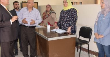 محافظ بنى سويف يتابع منظومة العمل بـإدارات مبنى الديوان القديم شرق النيل