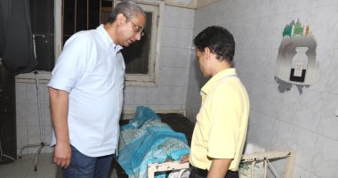 صور.. محافظ سوهاج يحيل 3 رؤساء وحدات قروية للتحقيق لتقصيرهم فى العمل