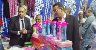 صور.. وكيل تموين الأقصر يفتتح معرض "أهلاً مدارس" بساحة أبوالحجاج