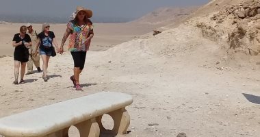 وفد أمريكى يزور المنطقة الأثرية بتل العمارنة بالمنيا