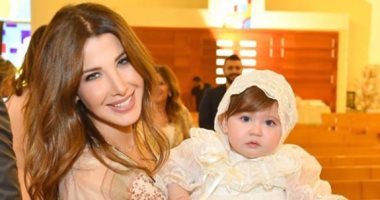 نانسى عجرم لطفلتها عبر انستجرام: "انت بسمة حياة البابا والماما واخواتك"