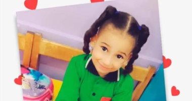 أول يوم مدرسة.. "خديجة" بالزى المدرسى الجديد وتتمنى أن تصبح طبيبة