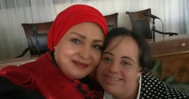 والدة بطلة العالم فى السباحة: تكريم الرئيس لذوى الاحتياجات يشجعهم على المزيد