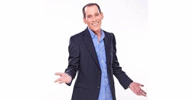 شاهد.. الفنان محمود عزب يوجه رسالة للرئيس.. تحية تقدير وإعزاز ويسقط كل خائن