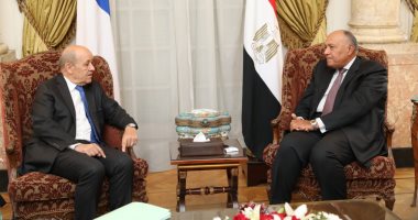 سامح شكرى فى مؤتمر صحفى مع نظيره الفرنسى: فرض رؤية طرف بمفاوضات سد النهضة مرفوض ونأمل فى التوصل لاتفاق وفق جدول زمنى.."لودريان": تحركات مصرية فرنسية لرفع السودان من قوائم الإرهاب.. وإدانة للهجوم على السعودية