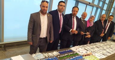 جمارك مطار القاهرة تضبط محاولة تهريب مستلزمات طب وجراحة الأسنان.. صور