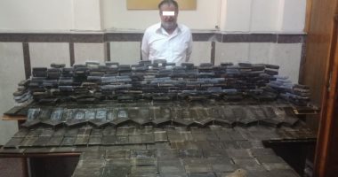 إحباط تهريب 730 طربة حشيش بحوزة مهرب في مطروح