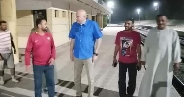 مدينة الطود بالأقصر تنتهي من تركيب كشافات ليد لإضاءة محطة السكة الحديد