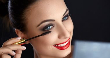 الشاى الأخضر وفرشاة أسنان..وصفات طبيعية لتكثيف الرموش