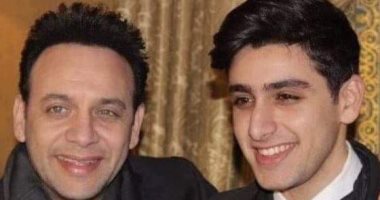 فولة واتقسمت نصين.. صور نادرة لأبناء المشاهير أبرزهم مصطفى قمر ومحمد فؤاد