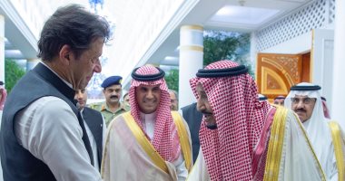 خادم الحرمين الشريفين يستقبل رئيس وزراء باكستان عمران خان