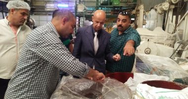 صحة الشرقية تعدم 3 طن أغذية من الحلوى والبسكويت والجلكوز لعدم صلاحيتها