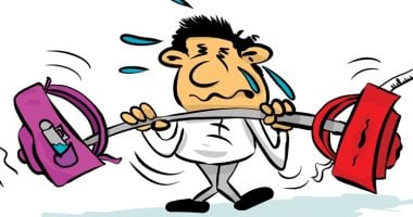 كاريكاتير الصحف الكويتية .. الحقيبة المدرسية تعادل اوزان حمل الأثقال