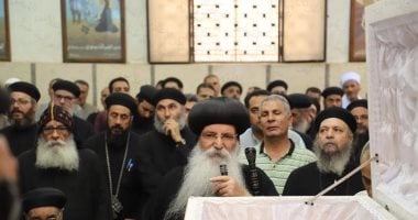 وفاة كاهن كنيسة الأنبا شنوده الصاوى بمدينة طما والبابا يقدم العزاء