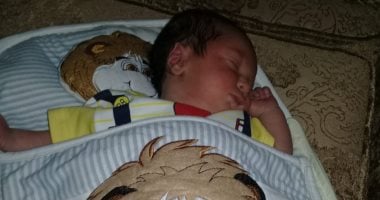 "محمد" رضيع مصاب بعيب خلقى فى القلب.. وأمه تطالب وزراة الصحة بعلاجه 