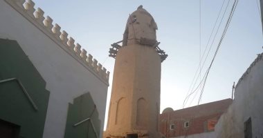 صور.. "المحيبس.. المئذنة اليتيمة"  بالوادى الجديد مهددة بالانهيار