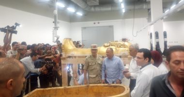 بدء تنفيذ عرض توت عنخ آمون بالمتحف الكبير.. ما قصة نقل وترميم تابوته؟