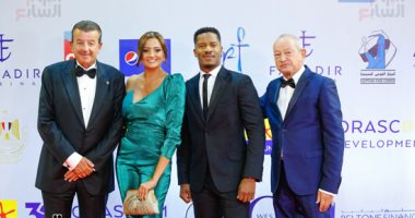 ساويرس وبشرى يحضران عرض فيلم "جلد أمريكى" فى مهرجان الجونة السينمائى