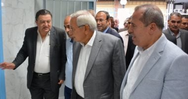 جولة تفقدية لمحافظ الدقهلية لمركز طب الأسرة بميت أبو الحسين.. صور 