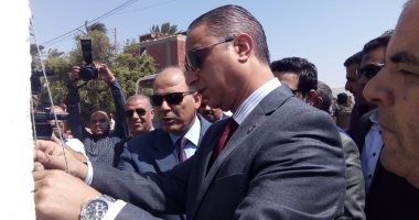 صور .. محافظ سوهاج يفتتح محطة مياه شرب "الكتكاتة" بساقلتة بتكلفة 6.5 مليون جنيها