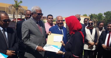 نقيب الزراعيين: محافظ الوادى الجديد يدشن مبادرة زراعة مليون شجرة مثمرة