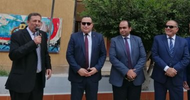 صور.. انطلاق العام الدراسى بالإسكندرية.. والمحافظ يتفقد مدارس شرق