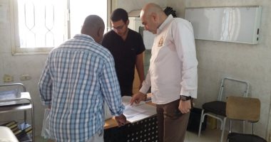 صور.. رئيس مدينة الطود يحيل معلمين وأطباء للتحقيق لتغيبهم عن المدارس والوحدات الصحية
