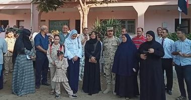القوات المسلحة تصطحب أبناء الشهداء بالدقهلية فى أول أيام دراسة