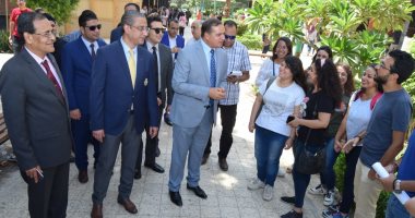 محافظ سوهاج ورئيس الجامعة يتفقدان انطلاقة بداية العام الدراسى الجديد