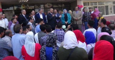صور ..رئيس جامعة المنيا يلتقى طلاب "الحاسبات" و"النوعية" و"السياحة" الجُدد