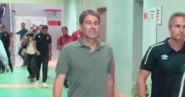 وصول الأهلي وسموحة إلى برج العرب لخوض أولى مبارياتهما فى الدورى.. صور