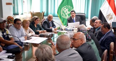 محافظ القليوبية يبحث تنفيذ خط غاز طبيعى بطول 8 كيلو متر