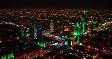 السعودية تتزين باللون الأخضر والألعاب النارية فى احتفالات اليوم الوطنى