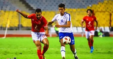 الأهلي يبدأ رحلة الحفاظ على الدوري بفوز صعب أمام سموحة