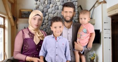 فى يوم الأسرة العالمى.. على عبد العزيز من البحيرة يشارك بصورة لأسرته