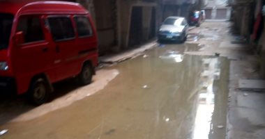 أهالى شارع عبد الفتاح الطلخاوى بالعجمى يعانون سوء خدمة الصرف الصحى