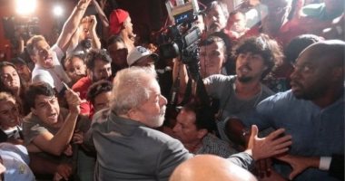 عمال شركة "إمبراير" البرازيلية المصنعة للطائرات يضربون عن العمل 