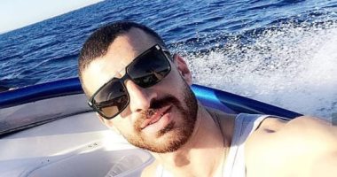 قصة صور.. محمود متولى يتألق فى النظارات الشمسية بره الملعب