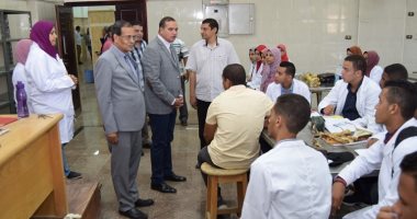 رئيس جامعة سوهاج يتفقد انتظام العملية التعليمية بالحرم الجامعى الجديد
